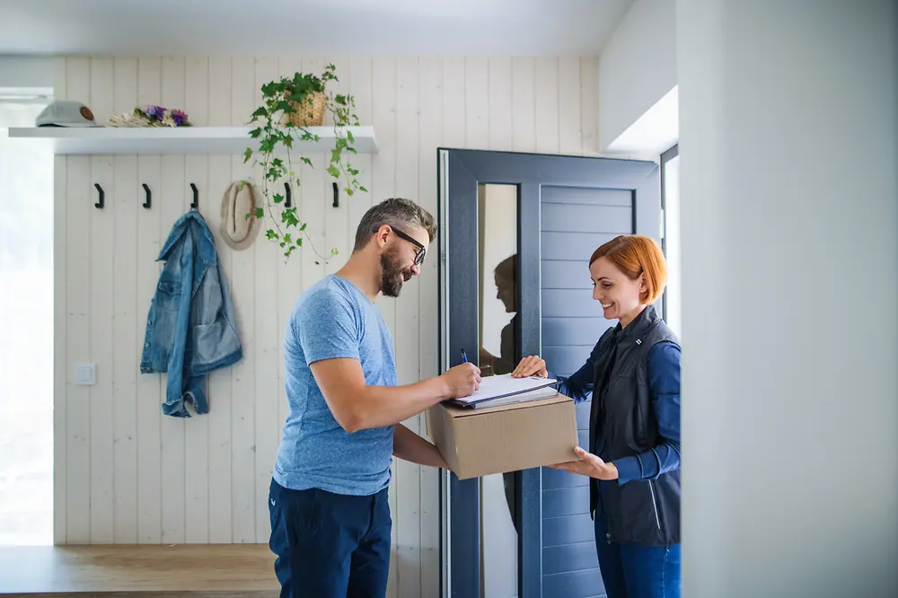 
Na veletrhu Interpack 2026 představí společnost Henkel řešení v oblasti lepidel a povlaků, která splňují náročné požadavky na výkon a zároveň pomáhají snižovat emise CO₂, zlepšovat recyklovatelnost a zajišťovat soulad s nařízením EU o obalech a obalových odpadech (PPWR). (Foto: Henkel)