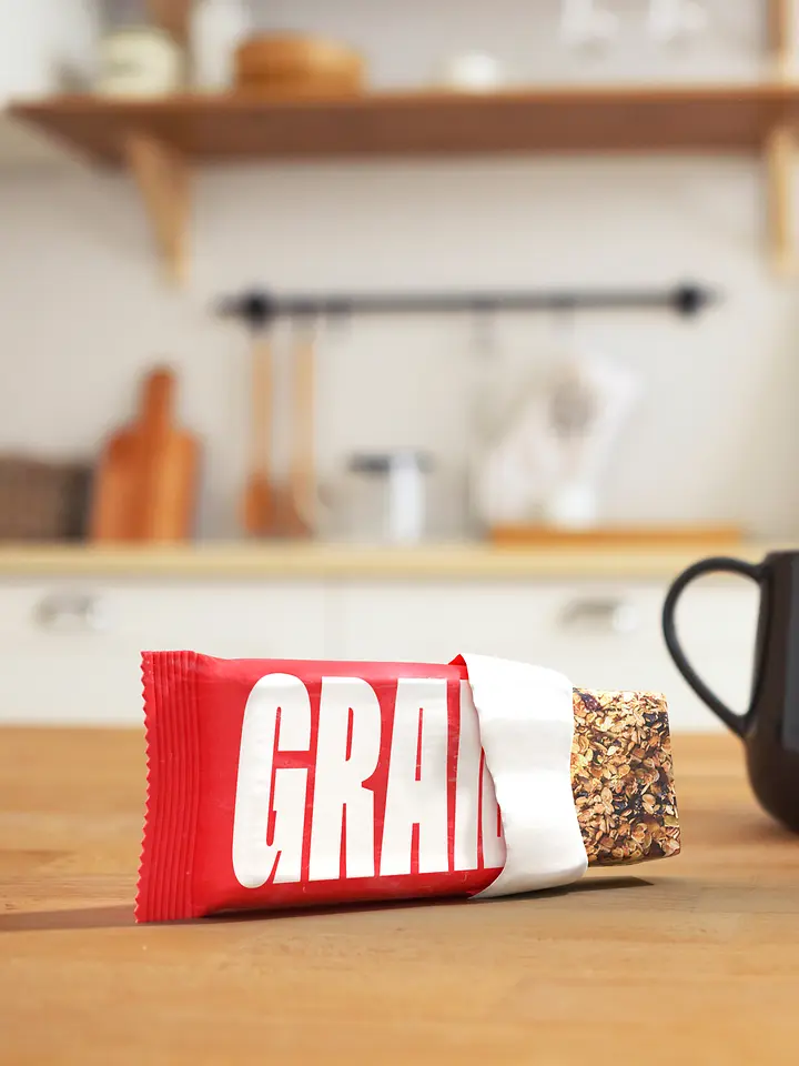 
Loctite Liofol CS 7106 RE enables a secure seal without heat exposure and thus the production of recyclable barrier-coated paper packaging structures.